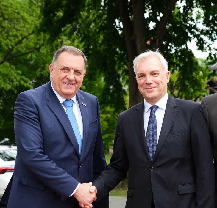 	Dodik Grušku: Možda je najbolje raditi na mirnom razlazu strana u BiH