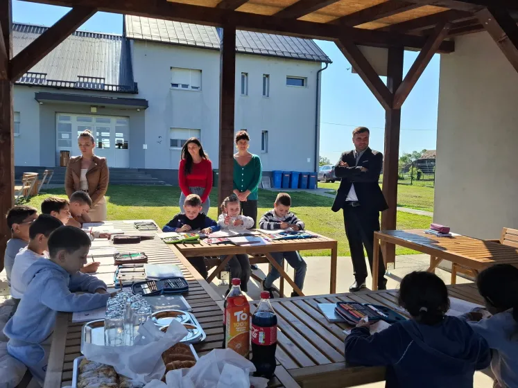 Uređena sportska igrališta pri školama u Gornjoj i Donjoj Gračenici