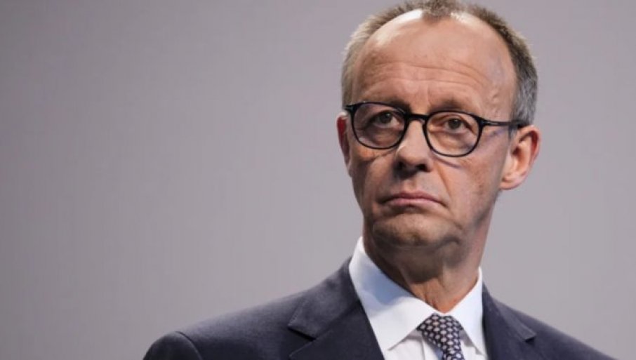 BERLIN U KLEŠTIMA DEZORIJENTACIJE: Merc luta između telefonskog poziva i Putinove „pretnje”