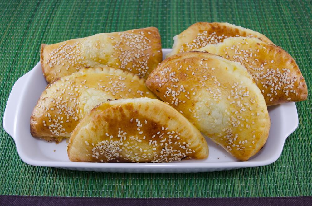 Originalni italijanski recept za pancerote sa sirom i šunkom: Hrskavo testo i sočan fil