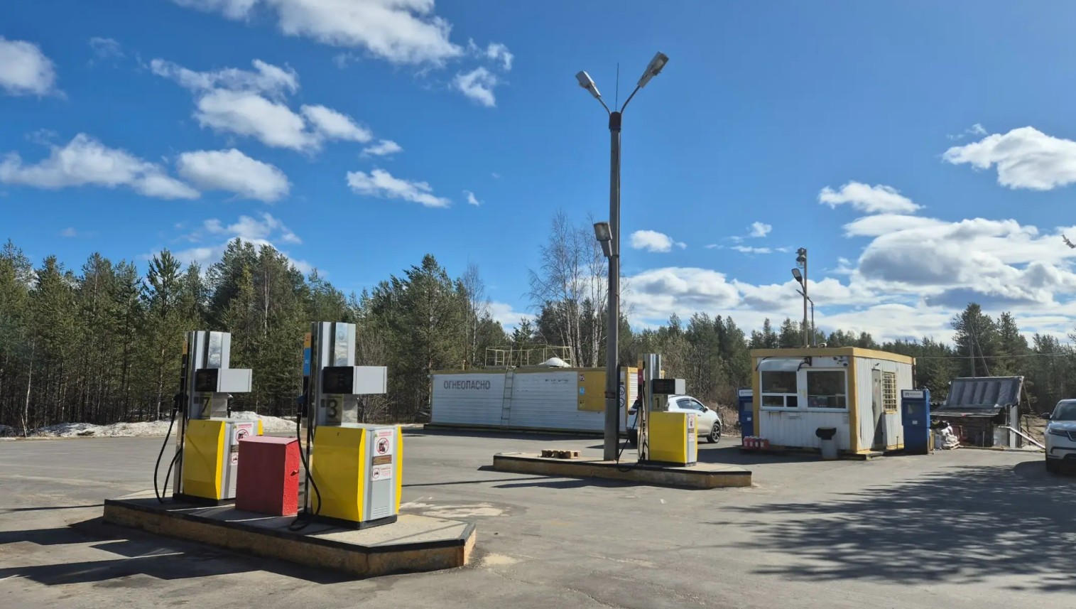 Nestašica benzina u udaljenim ruskim regijama: Nastavljaju se ukrajinski napadi na rafinerije