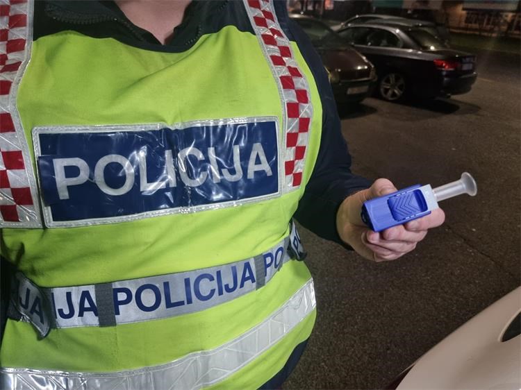 Vozio bez vozačke i odbio test na droge: kažnjen sa 2.640 eura