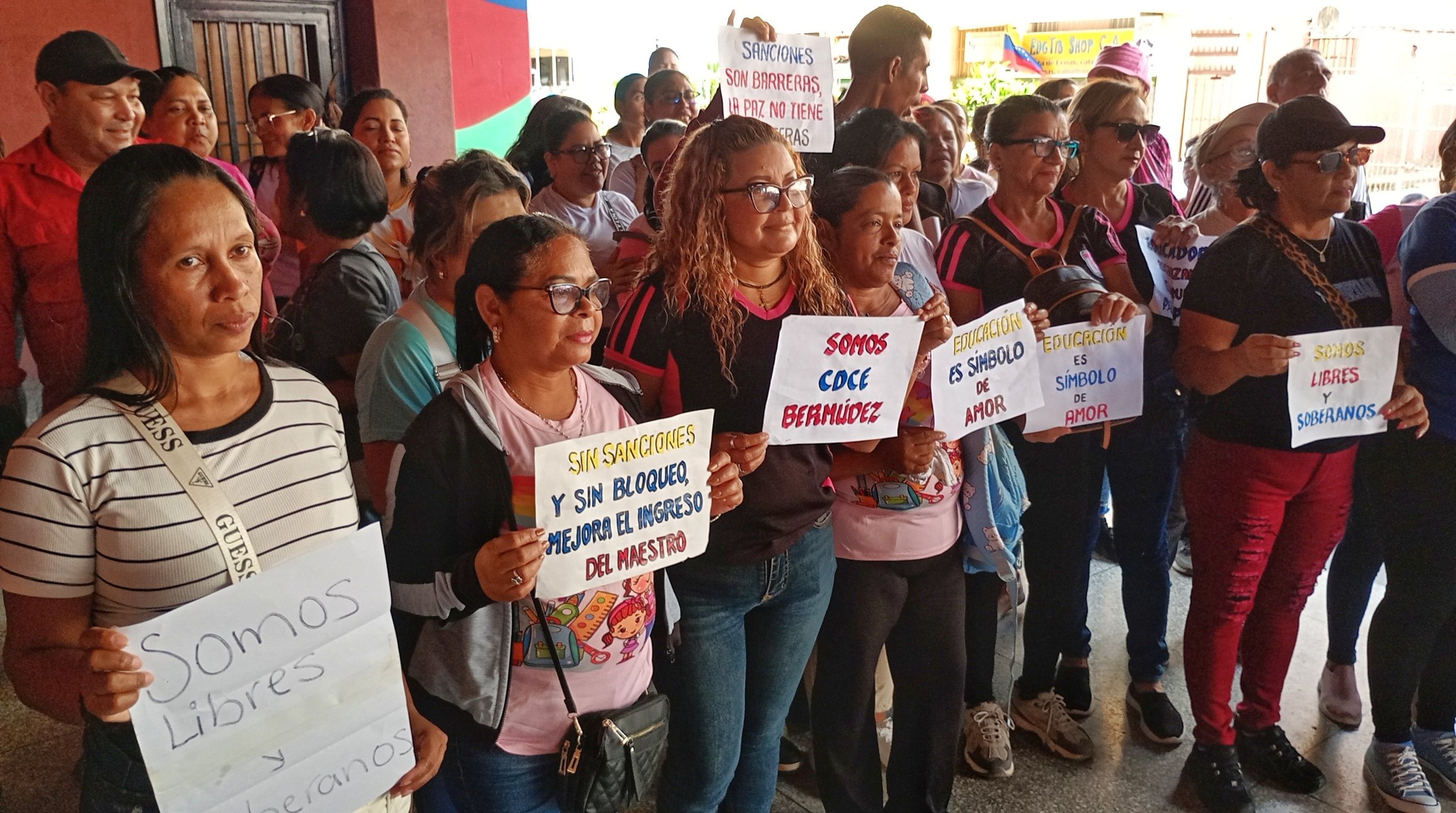 Parte del gremio docente en Bermúdez demandó levantamiento total de las sanciones