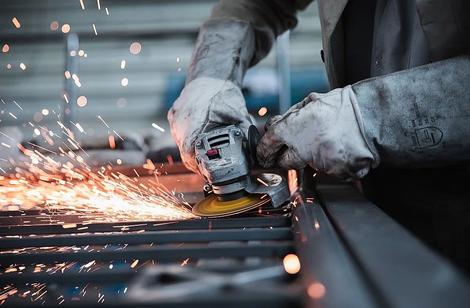 Promet u industriji u aprilu oko 16 odsto veći u odnosu na prošlu godinu