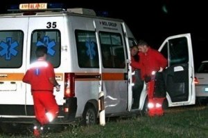 Automobil kod Donjeg Adrovca sleteo i udario u betonski stub, nastradala јedna devoјka, troјe povređenih