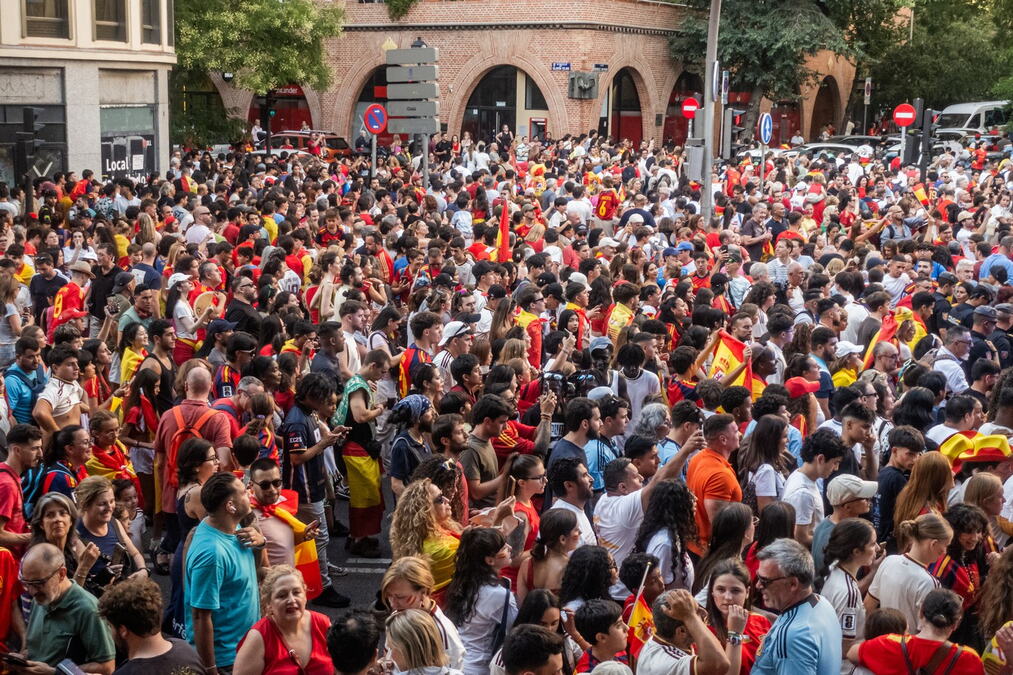 MADRID DOČEKAO SVOJE HEROJE: Španci pozdravili svetske šampione! (FOTO)