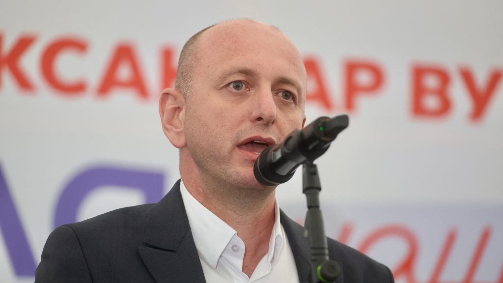 Запад спрема „обојену револуцију“ у Србији: Упозорење високих руских званичника