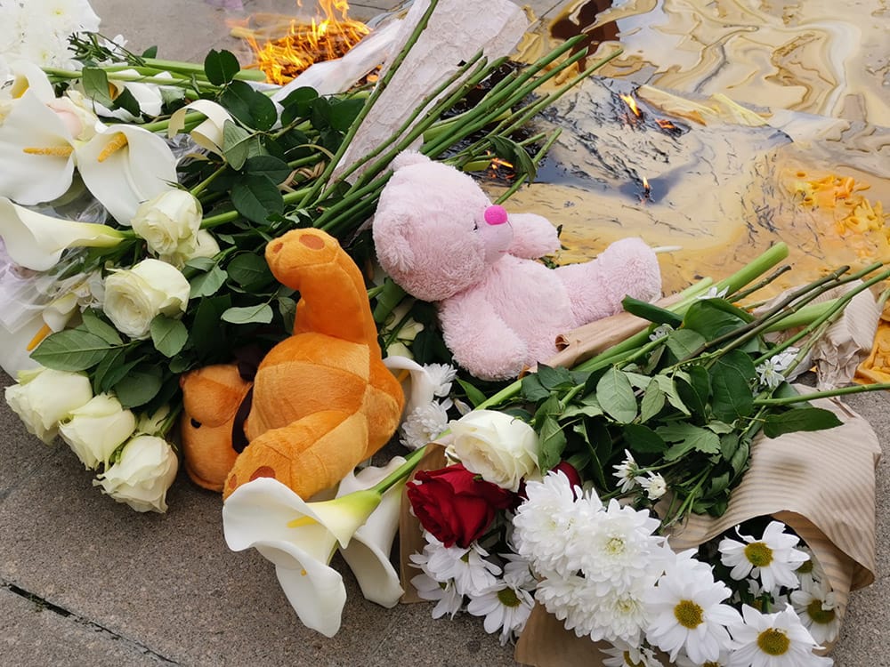 Tišina, sećanje i pitanje odgovornosti: Tri godine od zločina u „Ribnikaru“