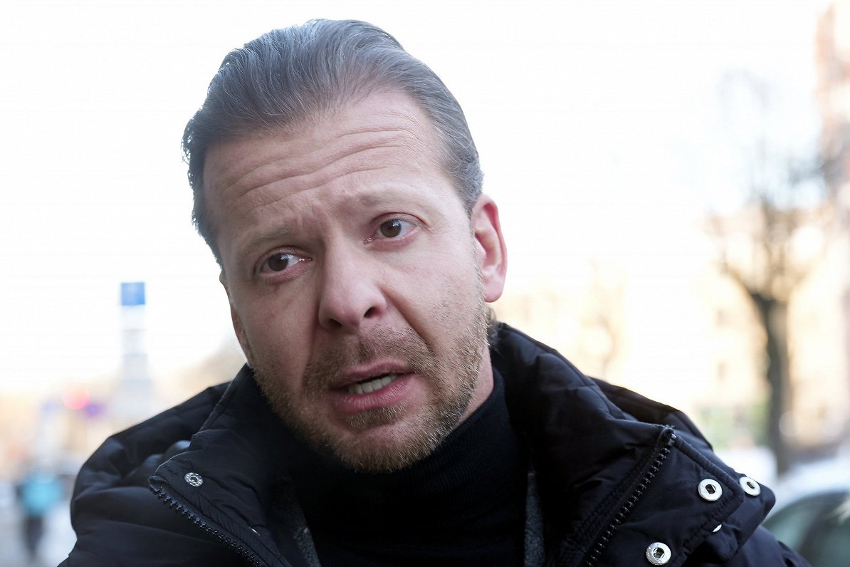 Rosļikovs kicked out of Rīga City Council