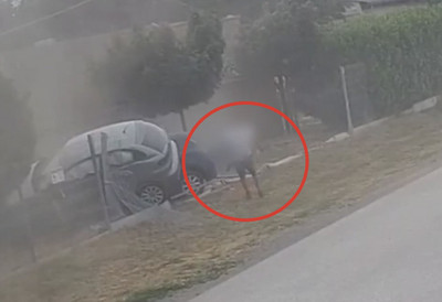 (VIDEO) Proganjao poznanicu (22) izazvao sudar, pa otvorio vatru na nju: Muškarac (50) napravio pravi karambol na putu, policija odmah reagovala