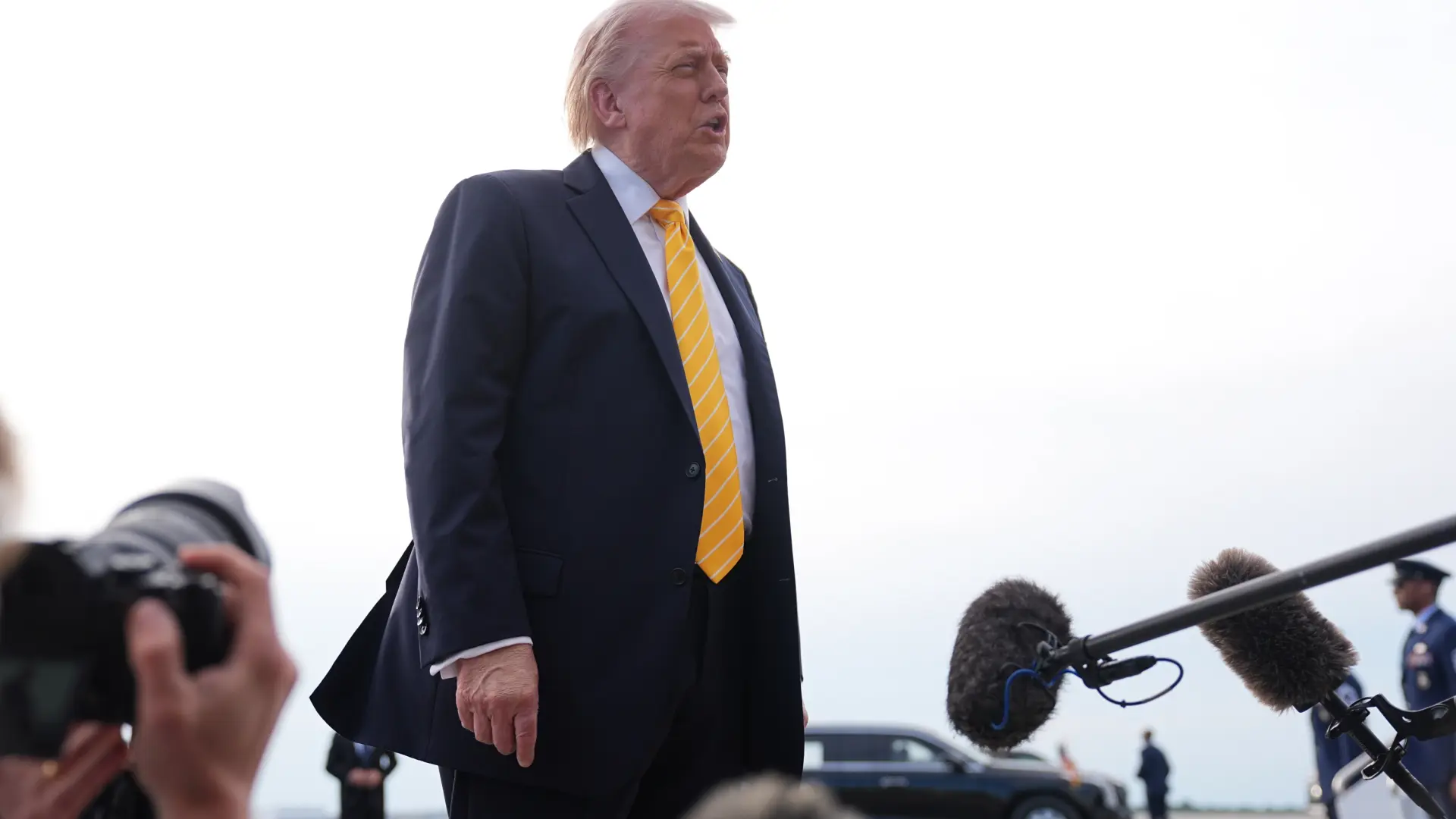  Trump agrava su ruptura con Europa al asegurar que EEUU va a retirar "mucho más de 5.000" soldados de Alemania 