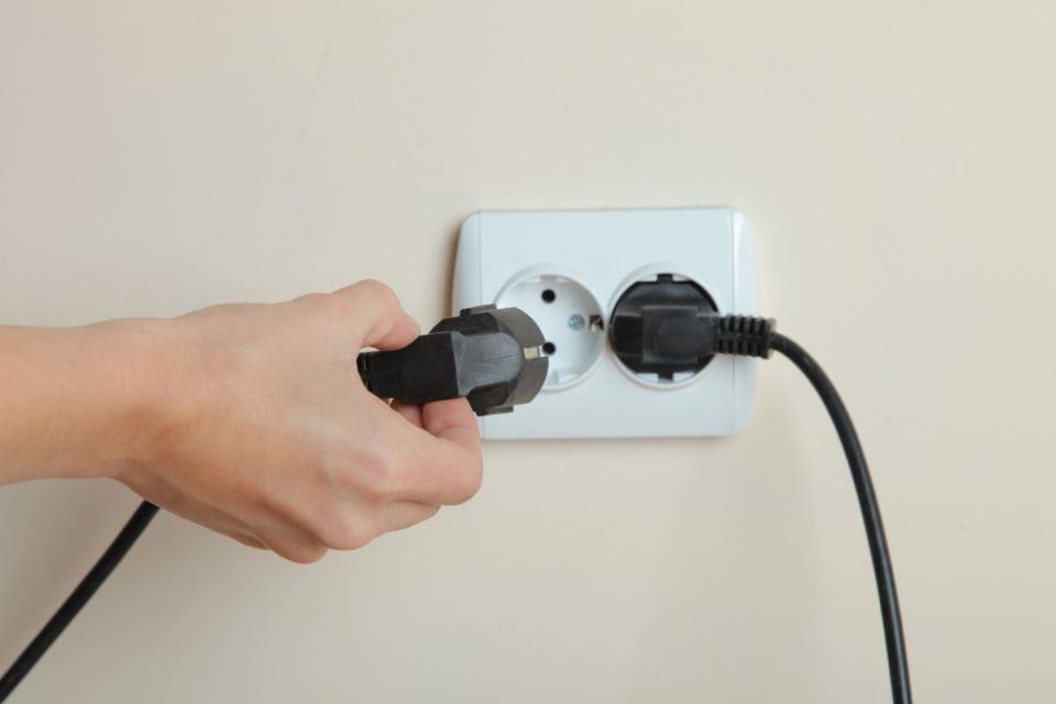 BEZ STRUJE DANAS U ČETIRI OPŠTINE! Elektrodistribucija objavila spisak isključenja u Beogradu, neka traju i do šest sati