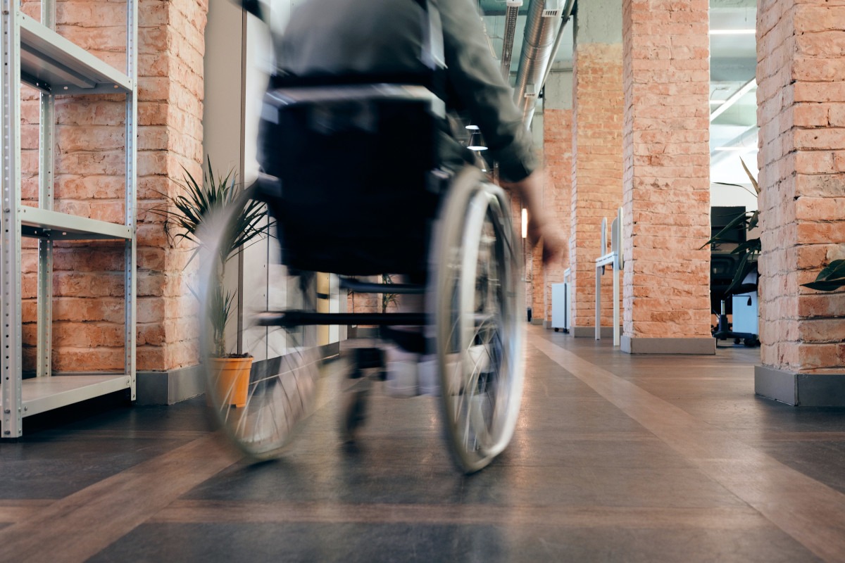 Copiii cu dizabilități ar putea primi un nou sprijin financiar de 500 de lei, o dată pe an