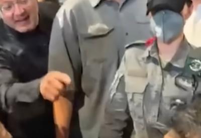 (VIDEO) ''Najmanje 15 slučajeva seksualnih napada, desetine ljudi sa polomljenim kostima'' zastrašujuća svedočenja: Pušteni zatvorenici iz Izraela koji su pokušali da dopreme pomoć Gazi