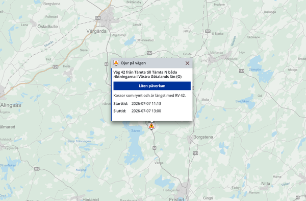 Kor på riksväg hindrar trafik