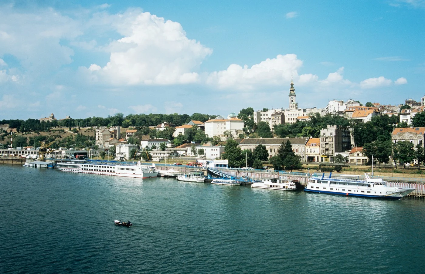 Zastrašujuće realno: Veštačka inteligencija pokazala kako je Beograd izgledao osamdesetih