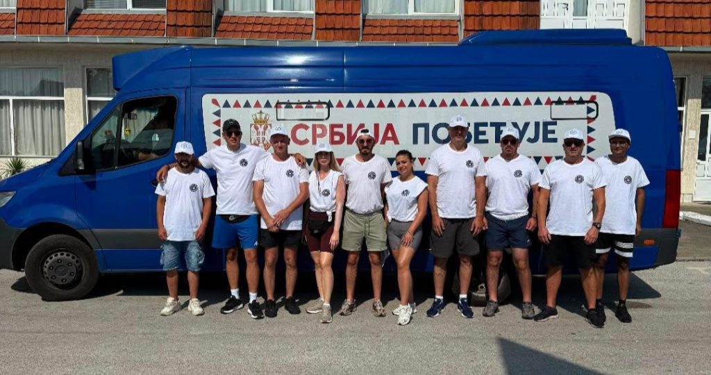 DRUGI DAN MARŠA PODRŠKE: Palančani uprkos visokim temperaturama od Lazarevca hitaju ka Sremčici