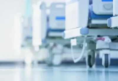 Horor na izletu: Dečak (8) pao sa mosta na stene pa helikopterom prebačen u bolnicu, lekari mu se bore za život