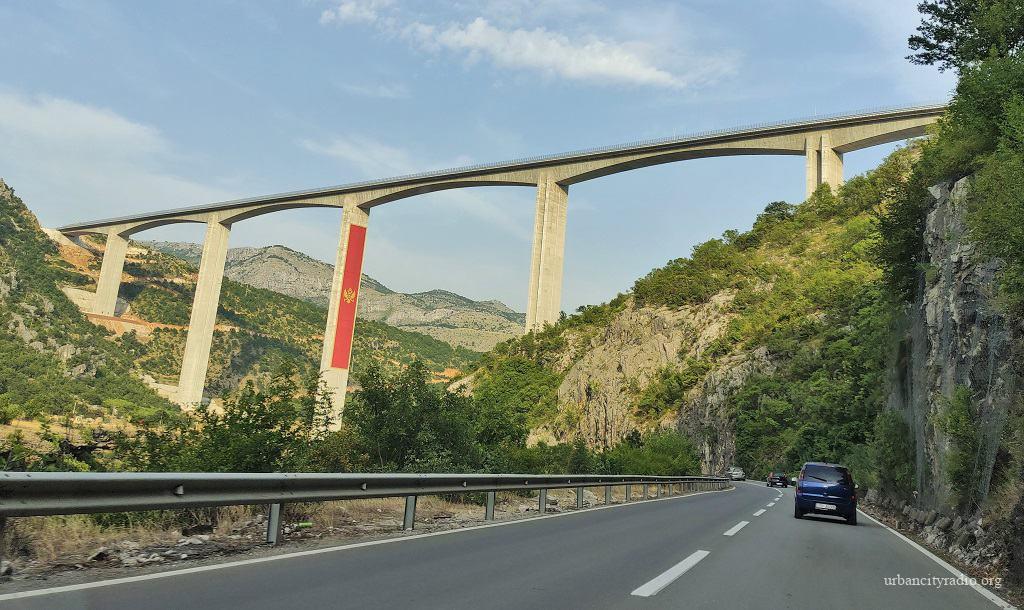 Putovanje električnim automobilom kroz Crnu Goru: Šta treba planirati?
