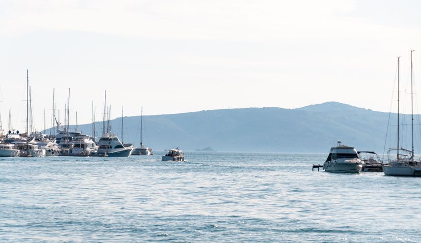 3 dead, 1 missing after catamaran and sailboat collision between Šolta and Brač