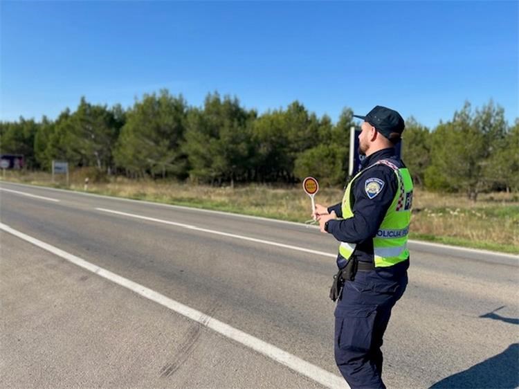 UHIĆENI MUŠKARAC Upravljao vozilom pod utjecajem alkohola