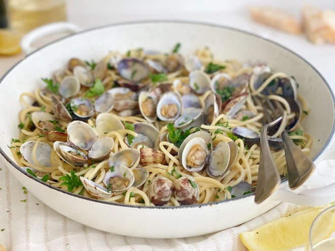 Špageti z vongolami: italijanska klasika iz Neaplja