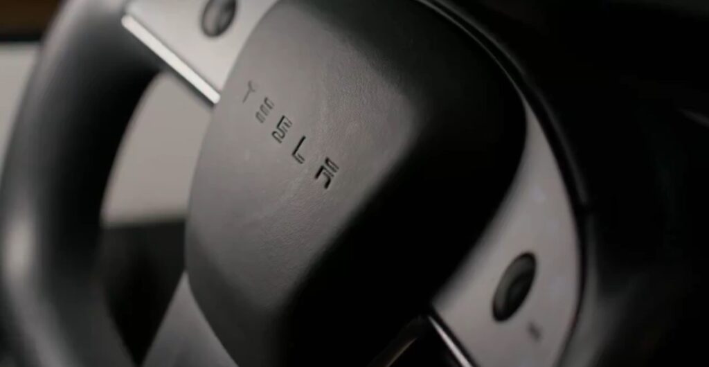 Tesla global auto sales rise 25% in 2nd quarter, beating expectations
