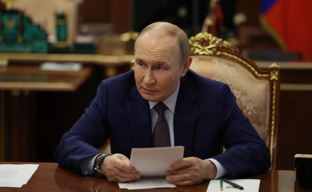 "UKRAJINA GUBI TERITORIJU ZA TERITORIJOM"! Putin: Kijevski režim se opredelio za taktiku udara po civilnim objektima  i infrastrukturi