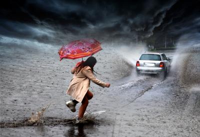 Smatra se jednim od najopasnijih meteo fenomena: Superćelijska oluja napravila haos u komšiluku - Grad veličine lešnika prekrio puteve i dvorišta