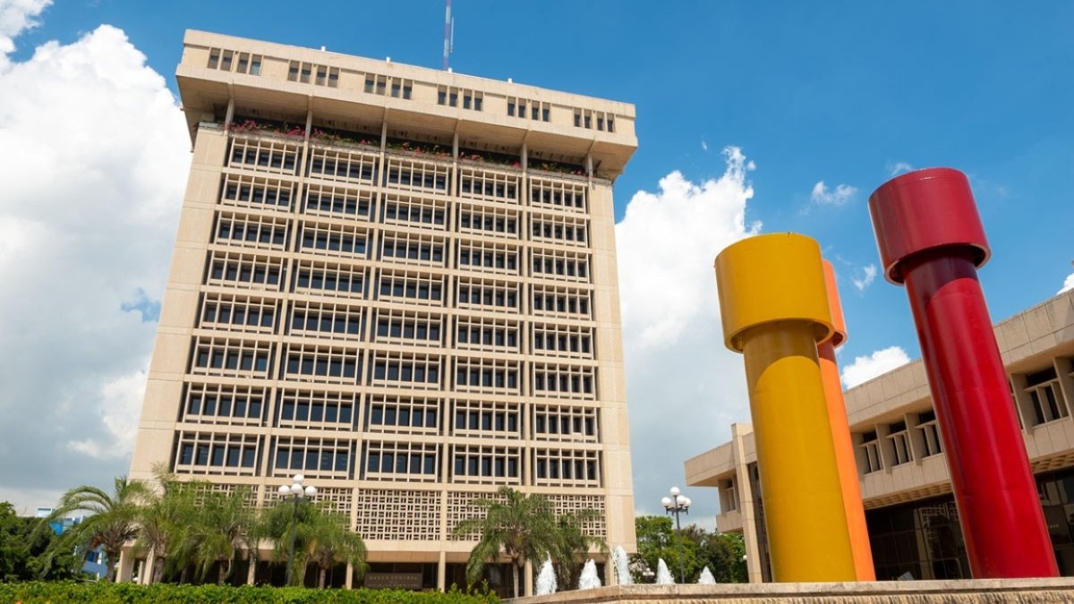 
                BCRD impulsa pagos instantáneos para 2027
            