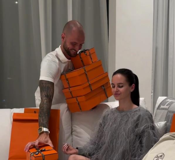 Sofija je oduvek htela da se uda za milionera, a sada živi po strogim pravilima: Razbesnela ljude svojom pričom