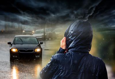 Oluja tutnji Srbijom, ovaj deo je VEČERAS NAJUGROŽENIJI: Meteorolog objasnio kako nastaju SUPERĆELIJE i šta nam sve preti narednih dana, spremite se