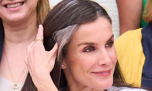 Kraljica Letizia pokazala sijede pramenove i održala lekciju iz elegancije