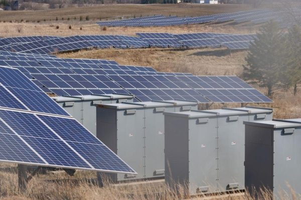 Care sunt riscurile esențiale pe care trebuie să le acoperi pentru un sistem BESS în 2026? Ghid practic pentru protejarea investiției și continuitatea proiectului