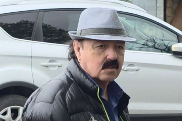 "UZELA JE POZAMAŠNU SUMU I OTIŠLA BEZ POZDRAVA!" O Harisovoj bišoj bruji Srbija, PLJUŠTE UVREDE - OTELA SI MI HLEB IZ USTA!