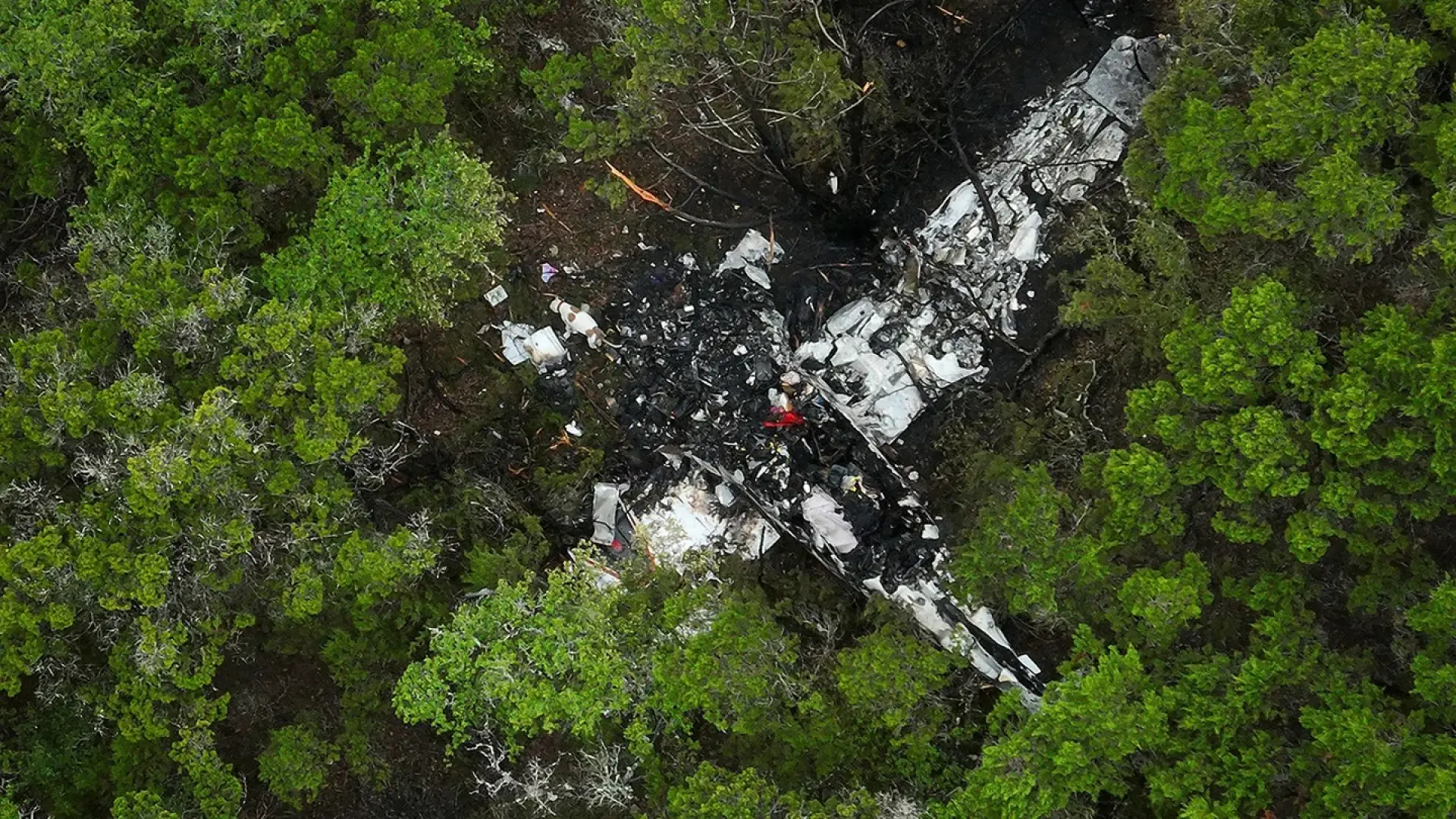  Mueren cinco miembros de un club deportivo de Texas al estrellarse su avión cuando acudían a un torneo 