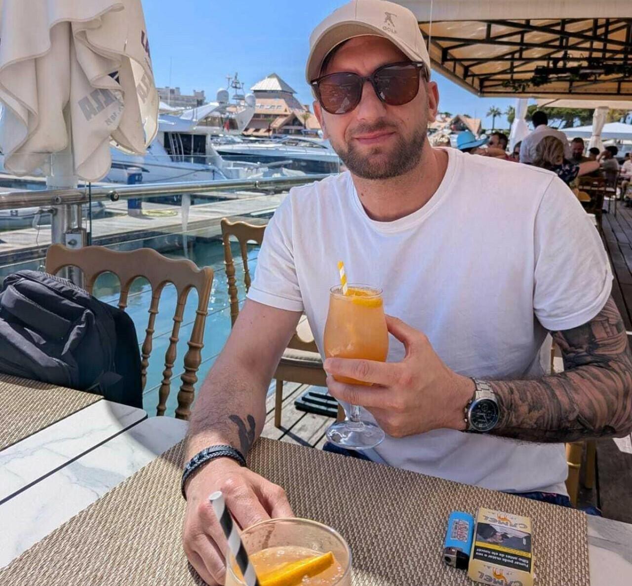 Nakon što je u Irskoj završio u komi, Denis je prevezen u Hrvatsku: ‘Oči su mu otvorene, reagira na poznate glasove‘