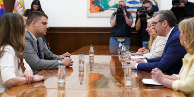 Završene konsultacije kod predsednika Srbije: Vučić razgovarao sa SPO i SRS (FOTO)