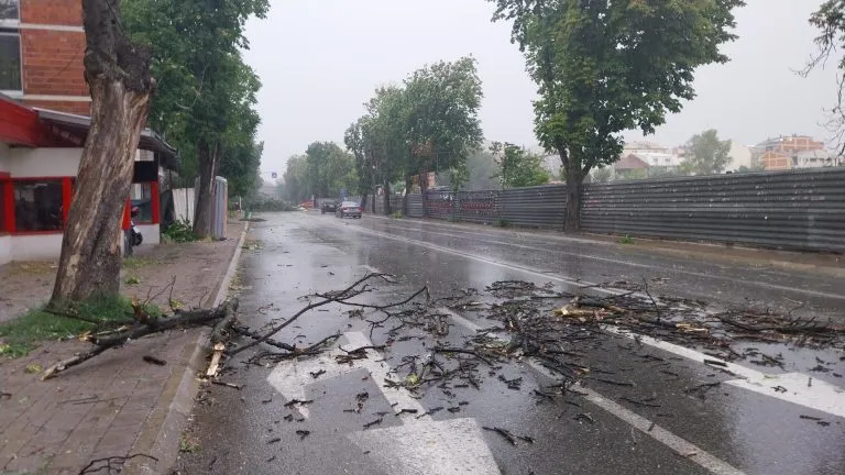 Nevremeto koe go pogodi Skopje e priroden fenomen, nema nikakva vrska so HAARP