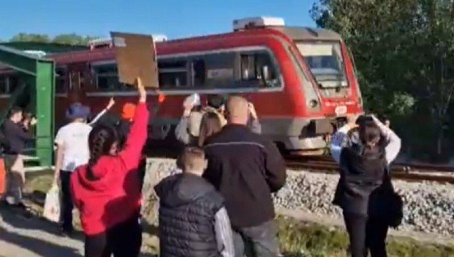 "Dobićete odgovor do Vidovdana": Predsednik govorio o brzoj saobraćajnici, pa pomenuo i blokadere - Svašta sam video, ali to ne!