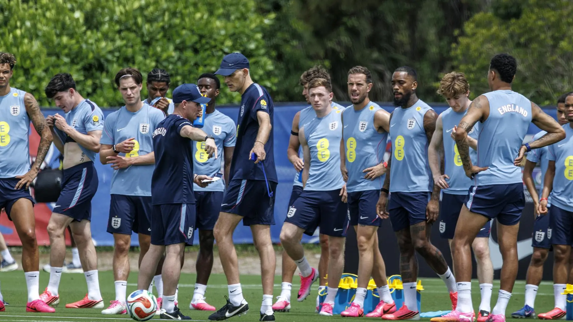  Inglaterra respira aliviado antes de su debut en el Mundial: la Policía recupera las botas de los jugadores 