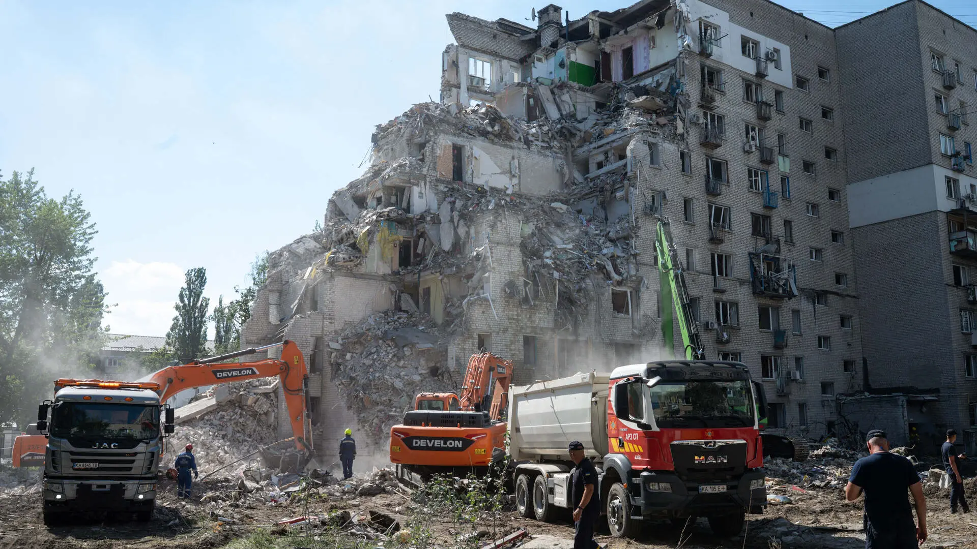  Al menos ocho muertos y más de veinte heridos en un nuevo gran ataque ruso a Kiev 