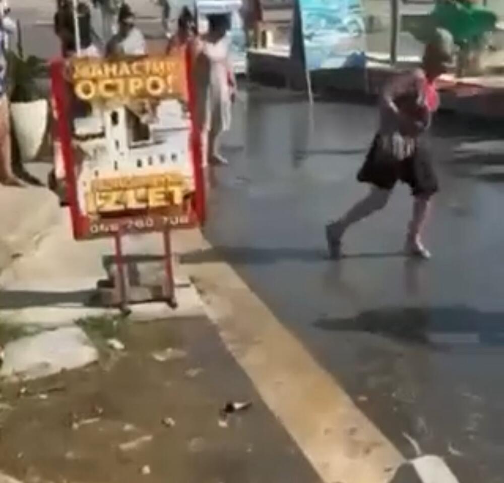 VIDEO Fekalije se izlile na šetaliste u Sutomoru
