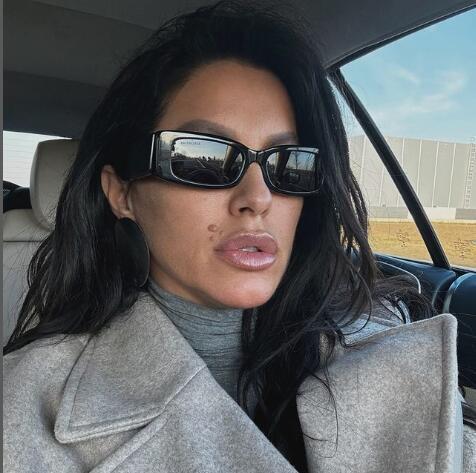 Sa 19. godina se udala prvi put, otac je tvrdio da joj je bivši verenik gej: Nikad nije krila da ju je crkva spasla, iako joj je majka muslimanka