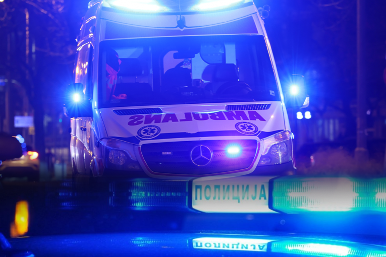 ROĐAK GA JE IZBO BEZ IKAKVOG POVODA! Stravične scene na železničkoj stanici Tošin bunar, detalji lede krv u žilama!