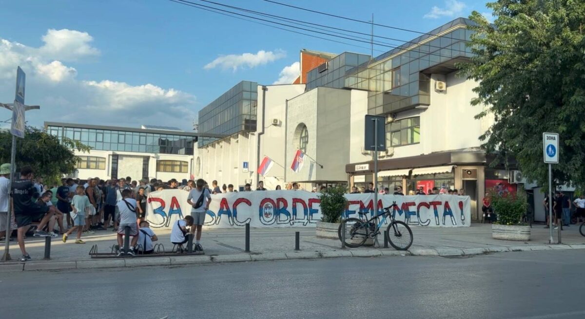 „Ekstremna desnica nije marginalna“: Kakav je trenutni položaj i uloga desnice u svetu i u Srbiji?