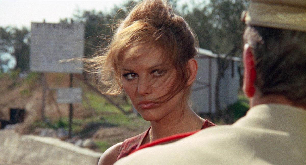 Sa 17 godina ostaje trudna nakon teškog silovanja: Najlepša italijanka je godinama sina lagala da mu je sestra