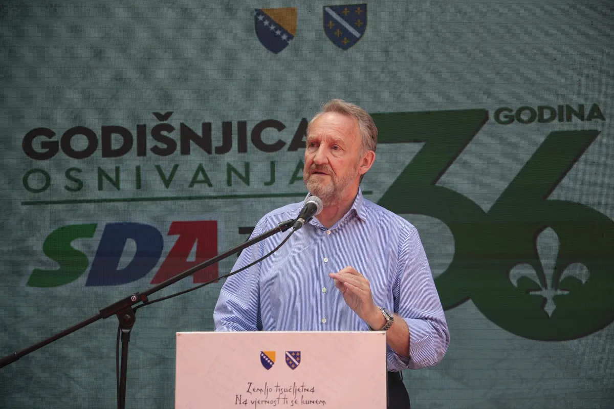 Izetbegović o potezima aktuelne vlasti u FBiH: Svaki problem je naš premijer Novalić riješio, a danas imamo zaduživanje