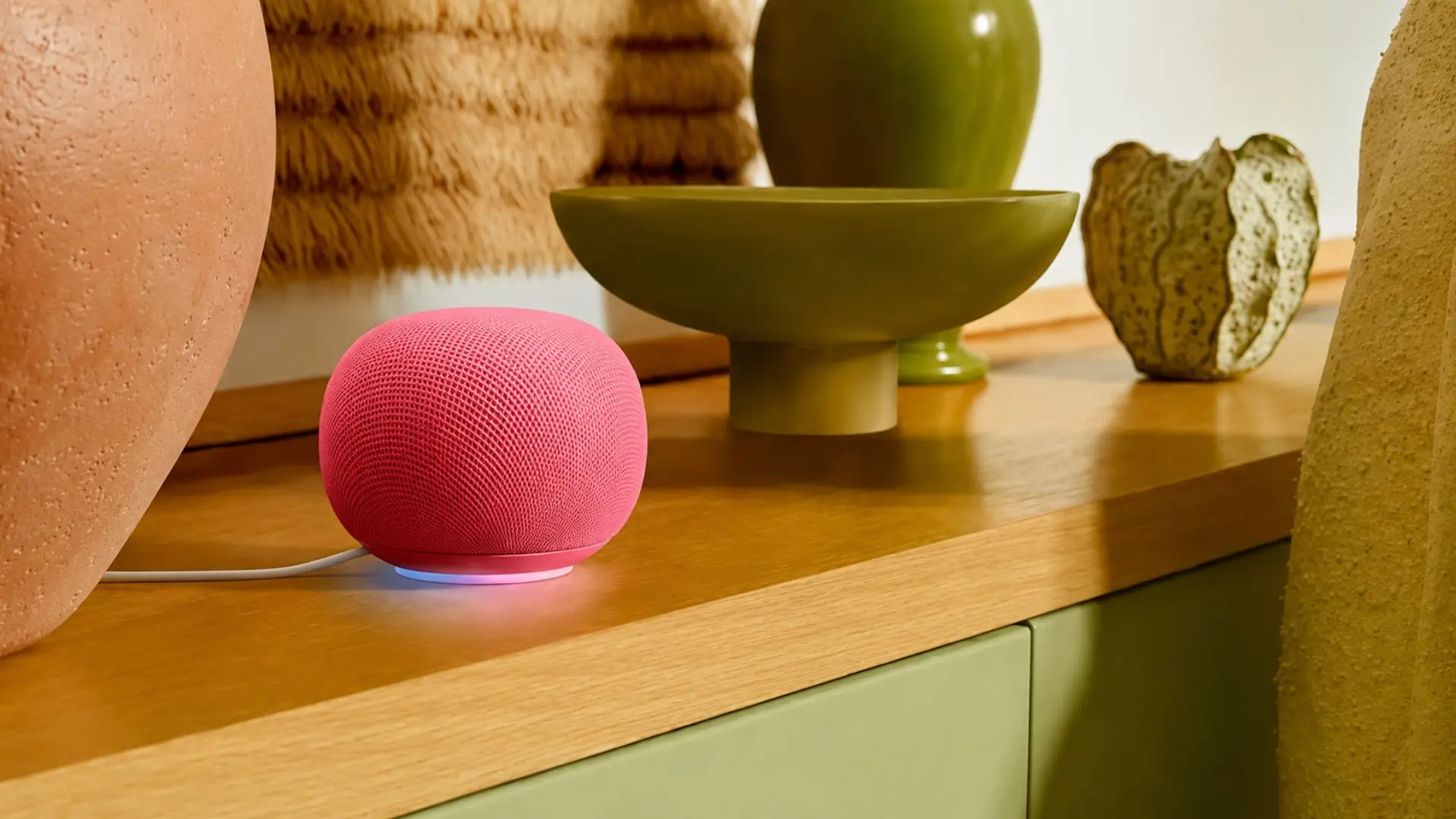  Google ha metido Gemini en un altavoz de apenas 10 centímetros: esto es todo lo que puede hacer 