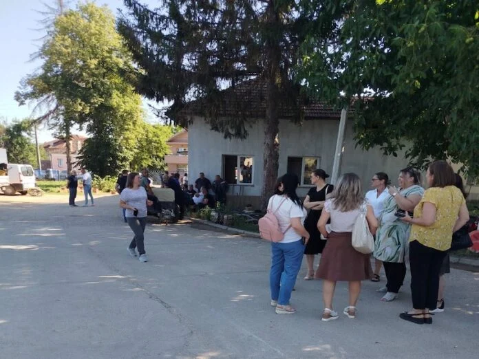Radnici prokupačkog Vodovoda dobili 80 odsto plate, ali nastavljaju štrajk jer direktor ne planira da podnese ostavku